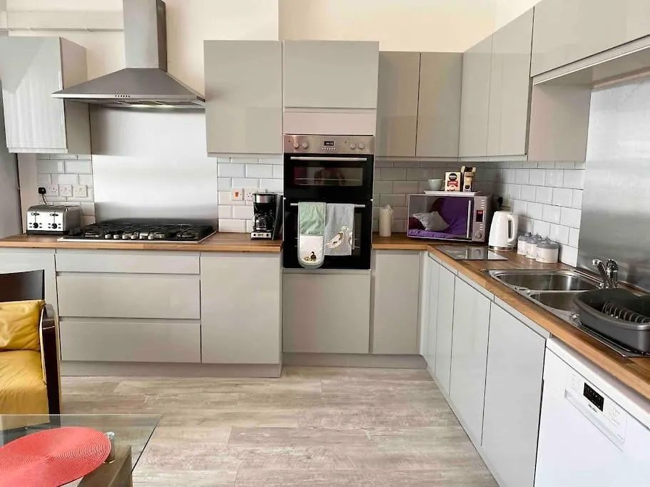 Holiday home Swansea City Bay - 5 Bed Townhouse