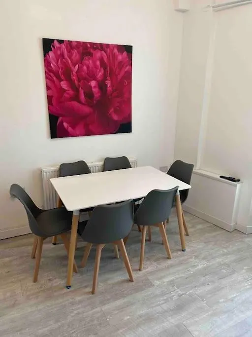Swansea City Bay - 5 Bed Townhouse Holiday home